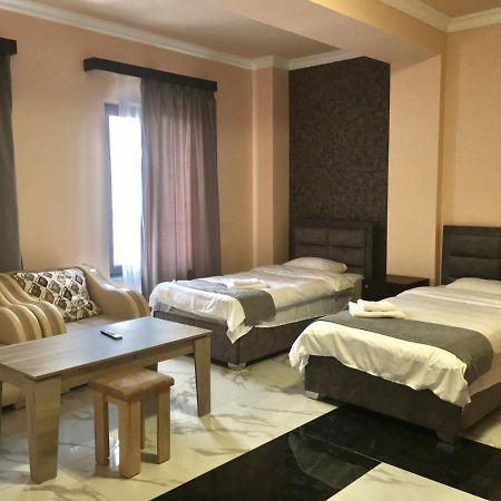 Rp Hotel Yerevan Luaran gambar