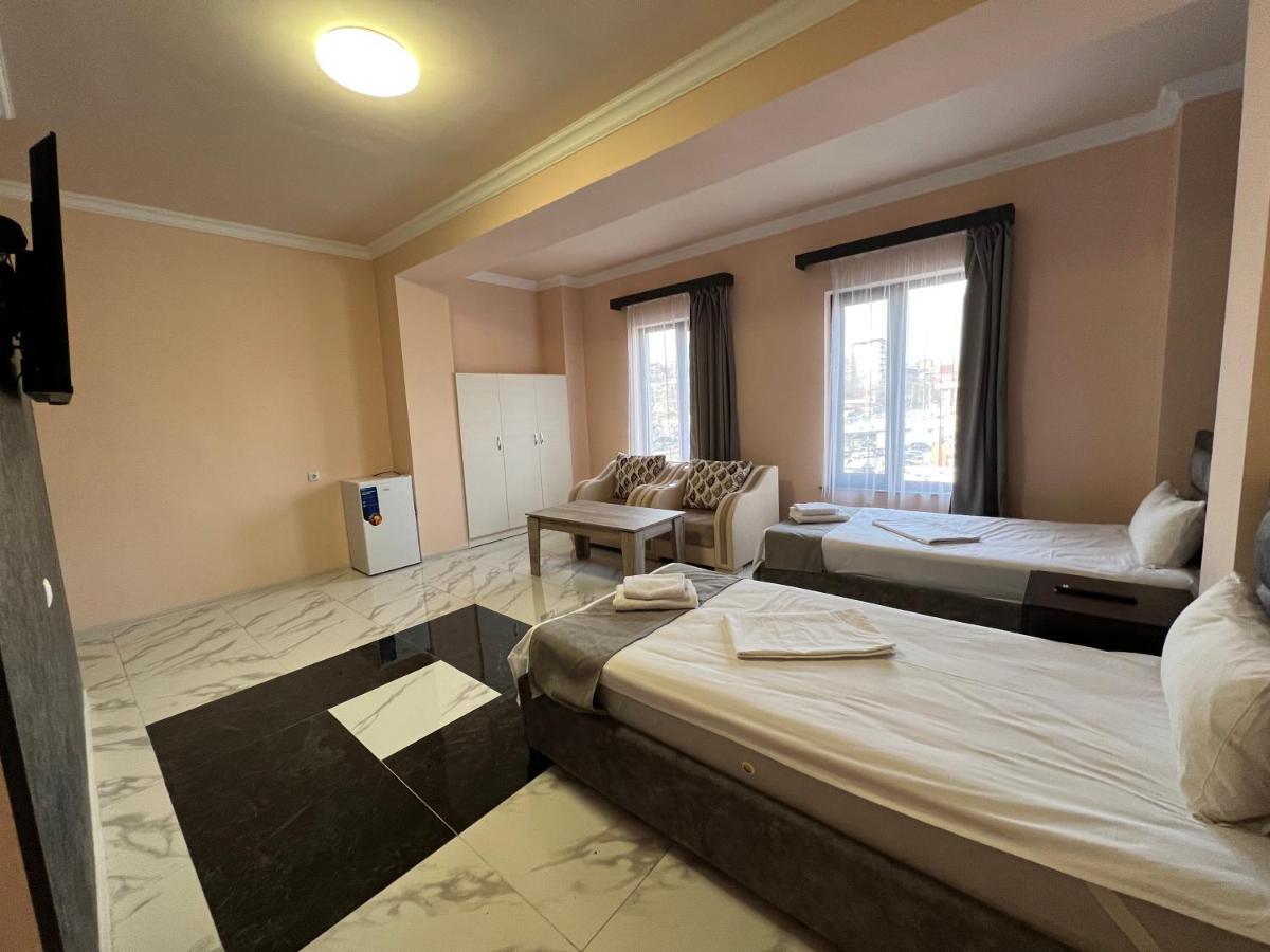 Rp Hotel Yerevan Luaran gambar