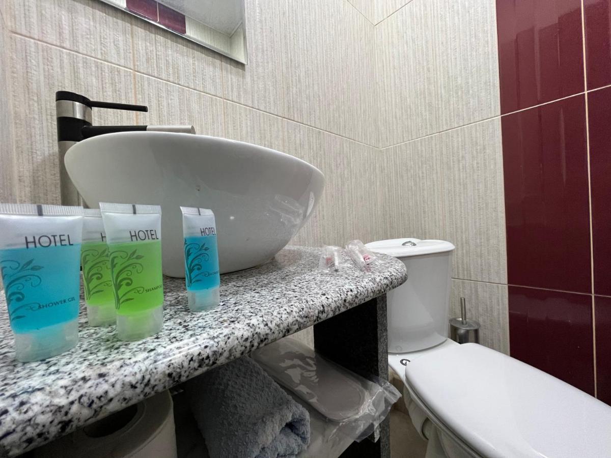 Rp Hotel Yerevan Luaran gambar