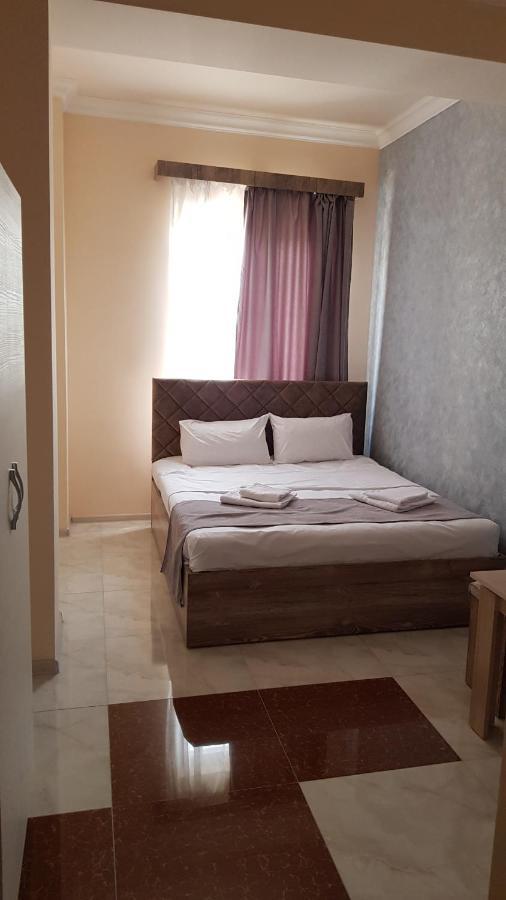 Rp Hotel Yerevan Luaran gambar