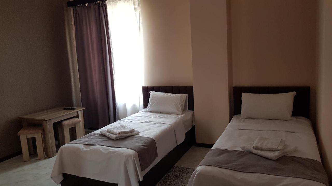 Rp Hotel Yerevan Luaran gambar