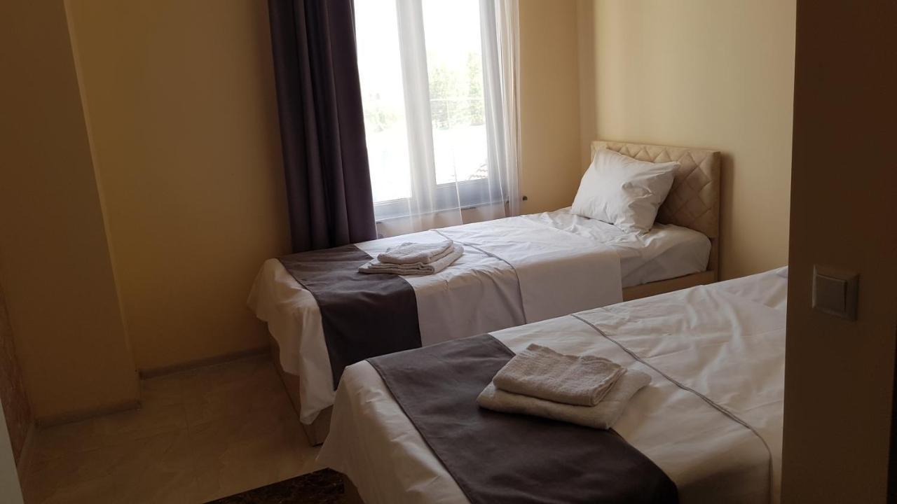 Rp Hotel Yerevan Luaran gambar