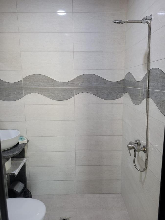 Rp Hotel Yerevan Luaran gambar