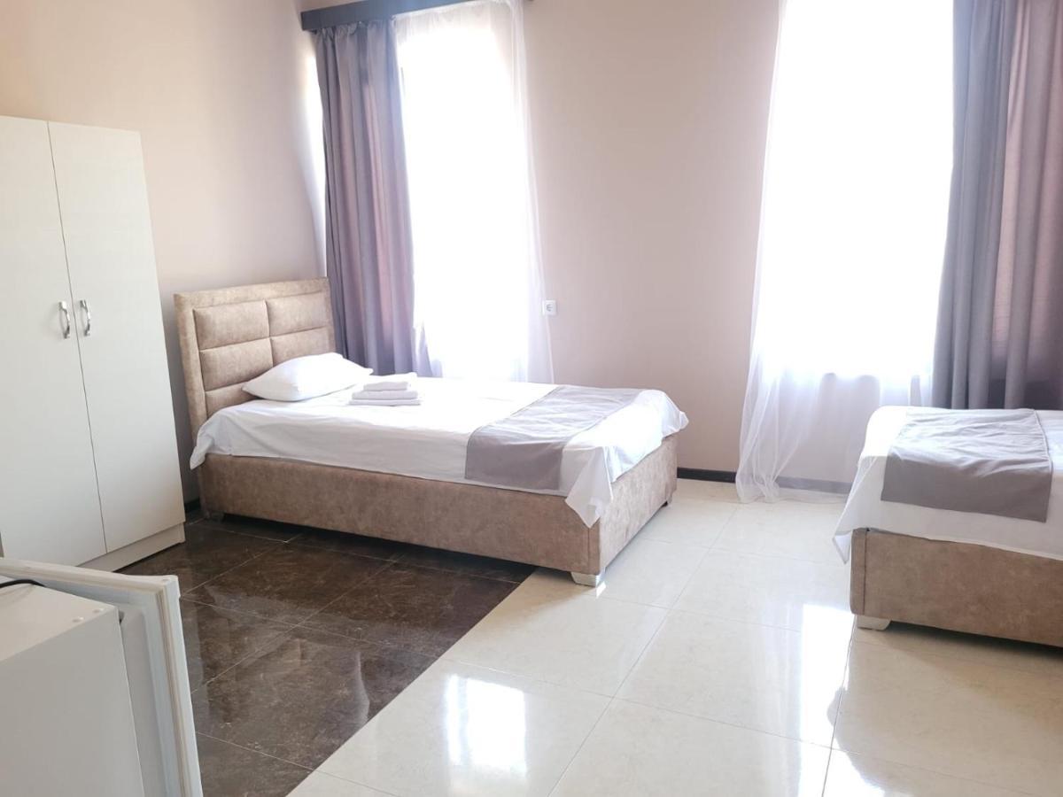 Rp Hotel Yerevan Luaran gambar
